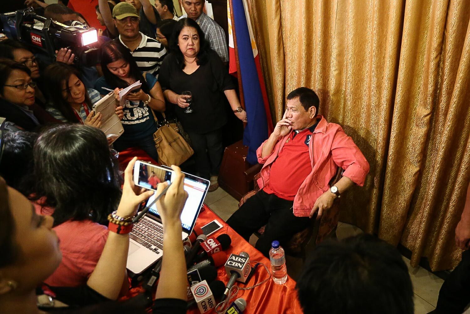 CRITICAL. Rodrigo Duterte speaks with reporters in a press conference on May 26, 2016 in Davao City. Photo by Manman Dejeto/Rappler 