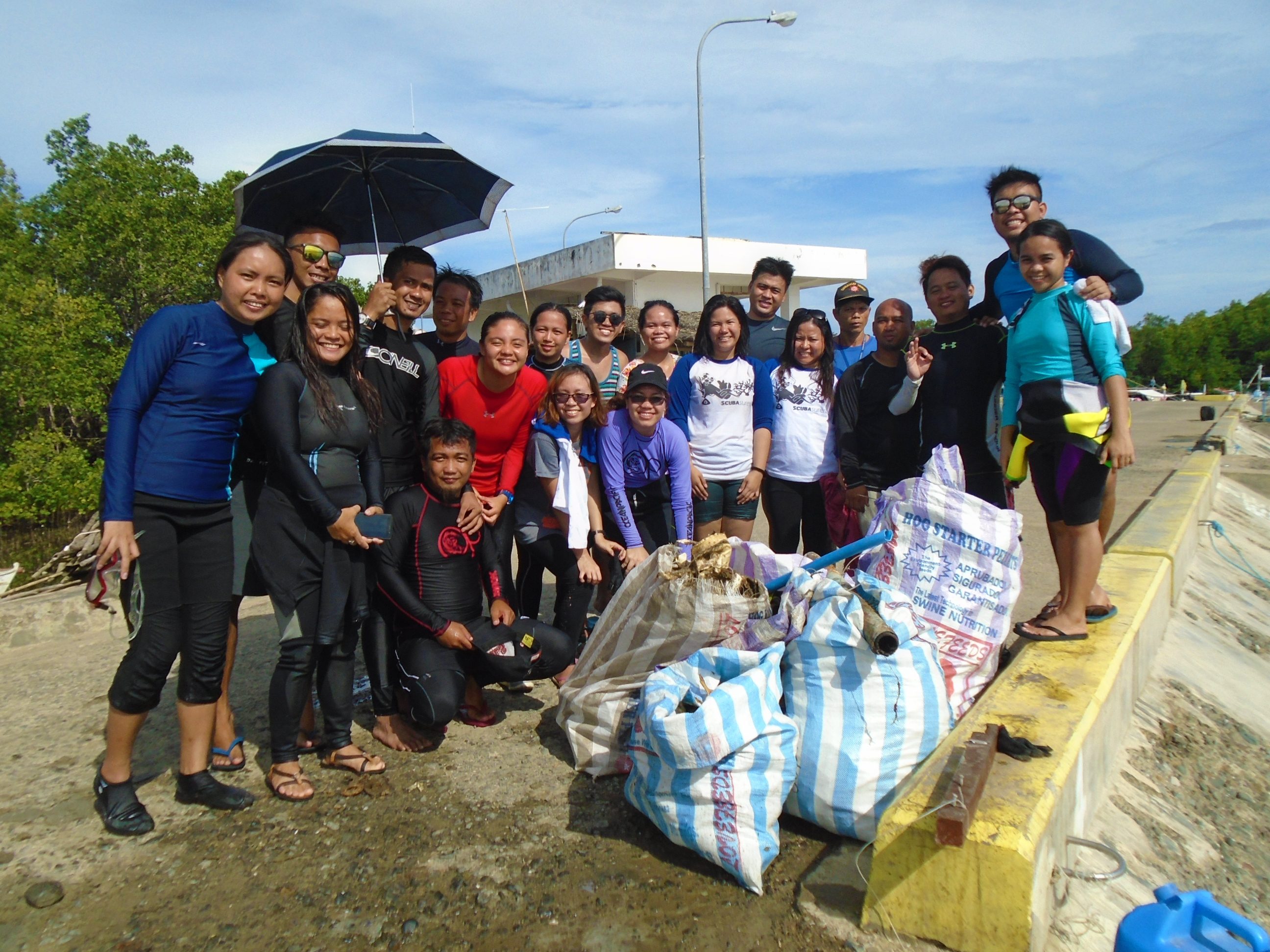 VOLUNTEERS. Scubasurero volunteers after the cleanup dive. Photo courtesy Jenevieve Hara 