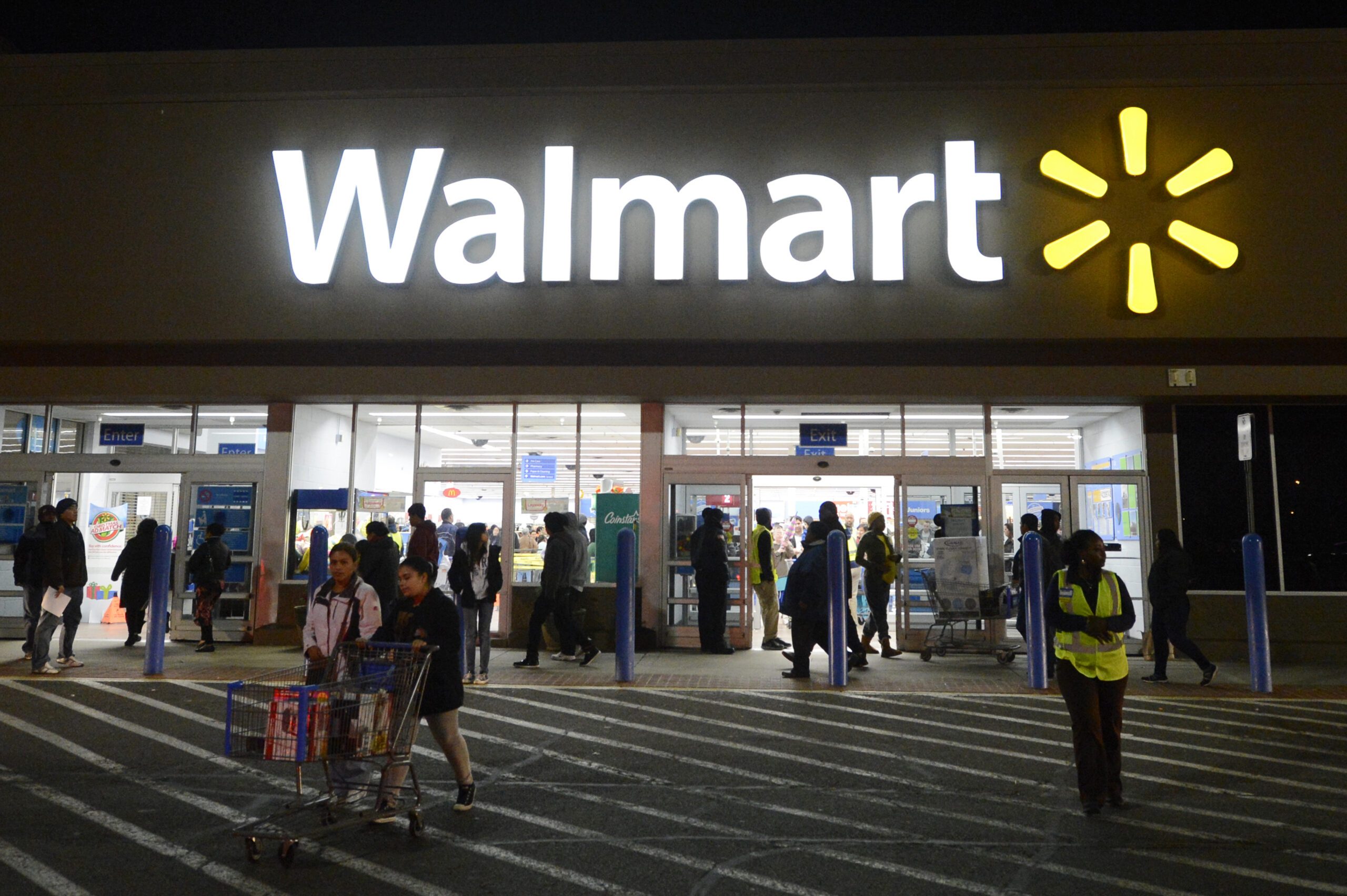 Walmart sues Visa over chip cards in US