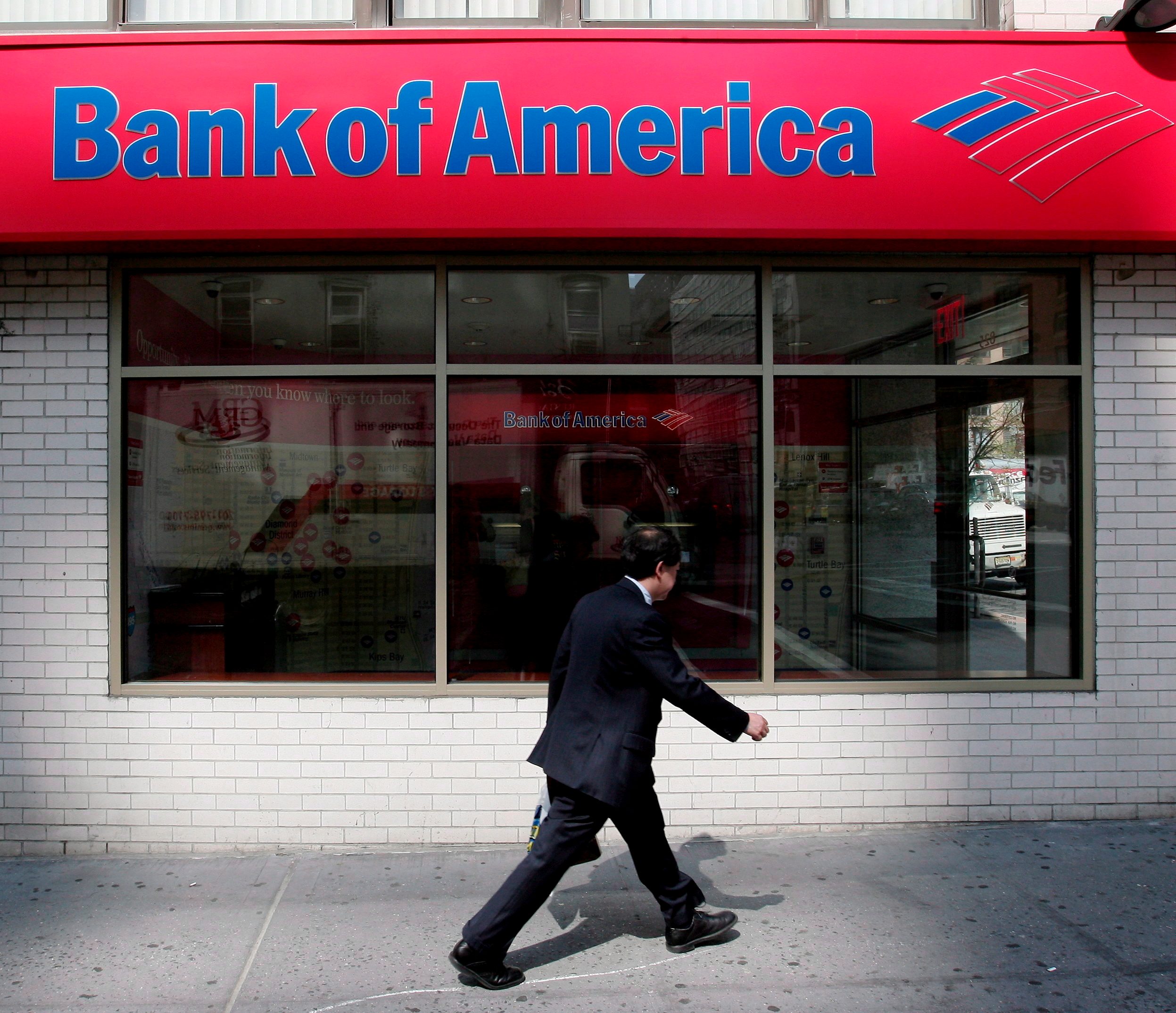 7 banks to pay $324M to settle suit alleging interest rate manipulation