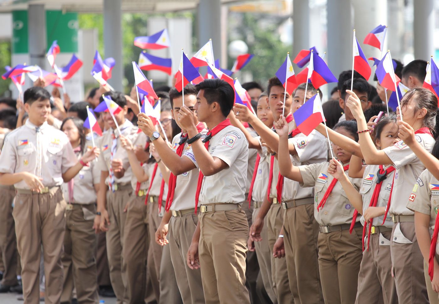 FREEDOM. Boy Scouts of the Philippines wave Philippine flaglets with full of gladness in celebration of Independence Day in 2017.  File photo by SM City Tarlac  