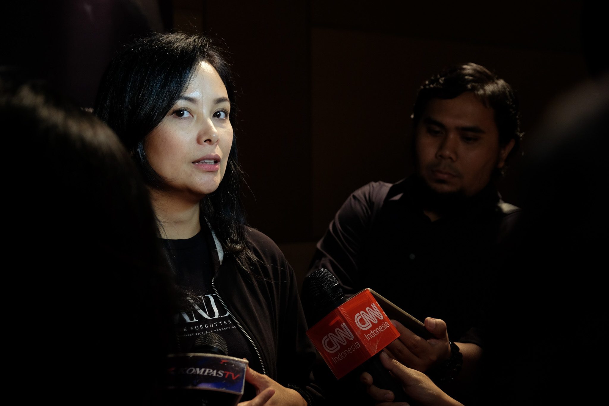 Produser film 'Banda' saat menjawab pertanyaan wartawan pada press conference di Jakarta pada 26 Juli 2017. Foto dari Median Publicist 