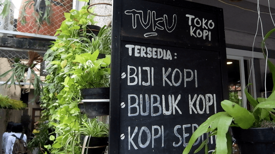 Untuk menekan harga, Kopi Susu Tetangga menggunakan kopi Arabika seperti Aceh Gayo. Foto oleh Abdul Qowi Bastian/Rappler 