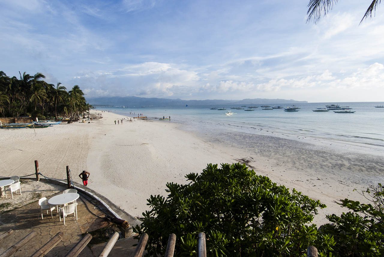 NBI files complaint vs resorts, local execs in Boracay mess