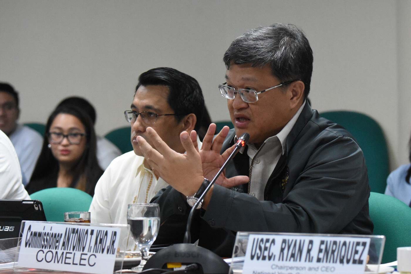 POLL COMMISSIONER. Commissioner Antonio Kho Jr of the Commission on Elections at the Senate hearing on the postponement of barangay and SK elections on September 10, 2019. Photo by Angie de Silva/Rappler 