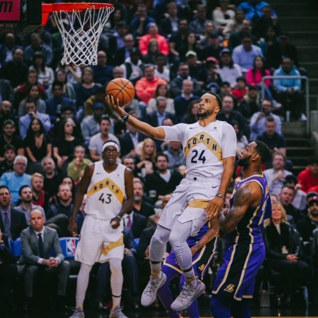 Lakers fall to Raptors as playoff hopes fade