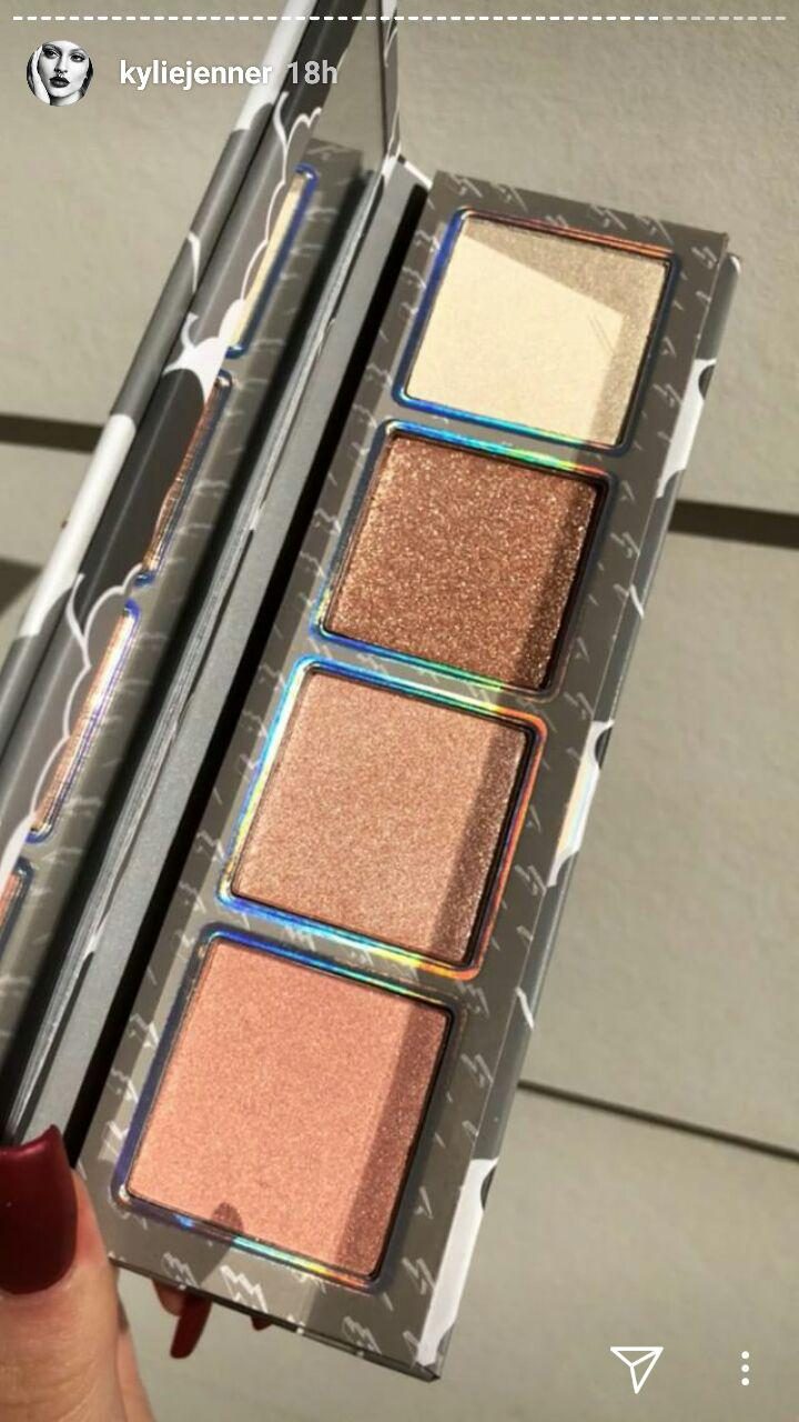 LIGHTEN UP. The highlighter palette carries 4 rosy shades of highlighter. Screenshot from Instagram.com/kyliejenner 