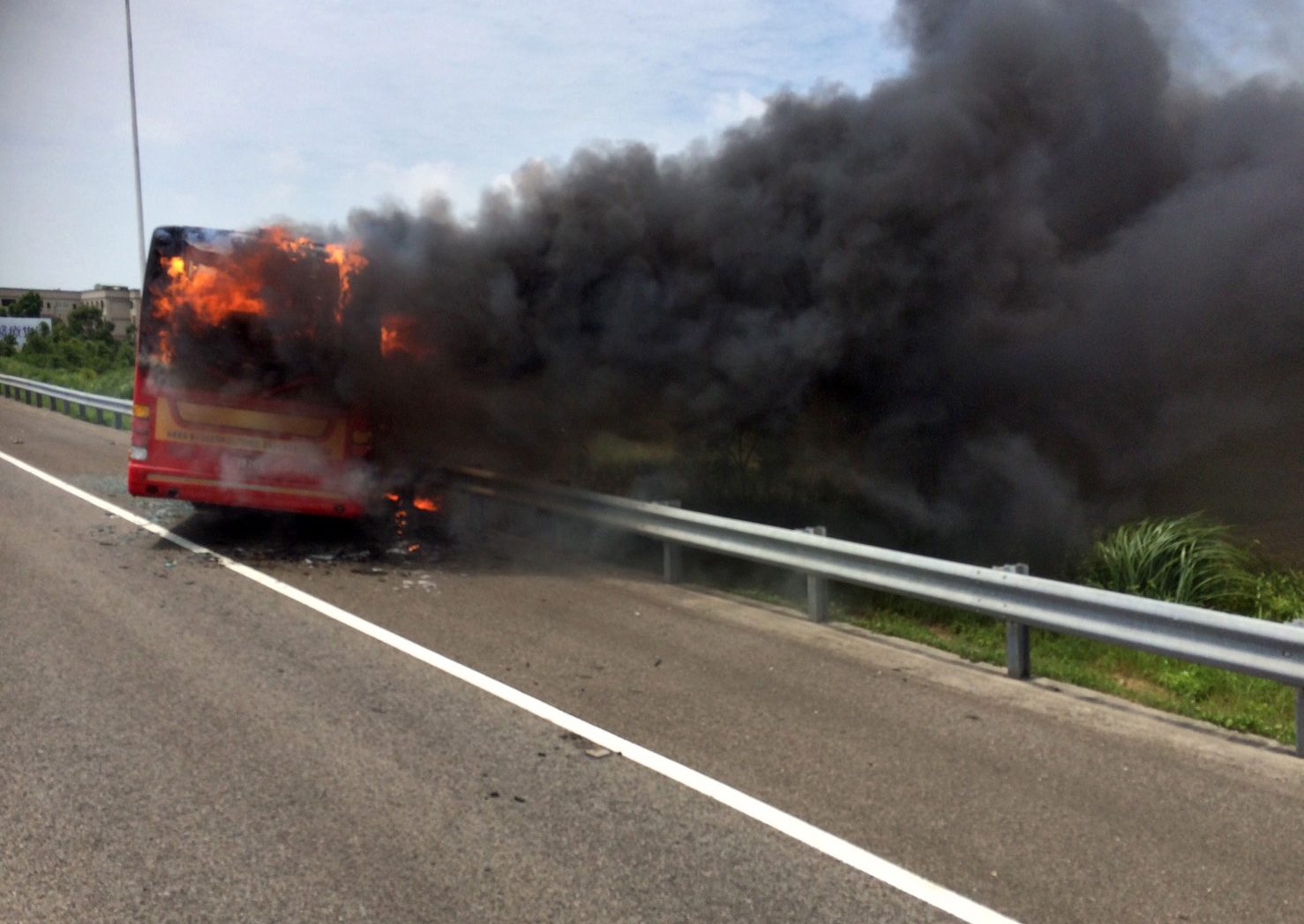 Taiwan bus inferno kills 26, mainly China tourists