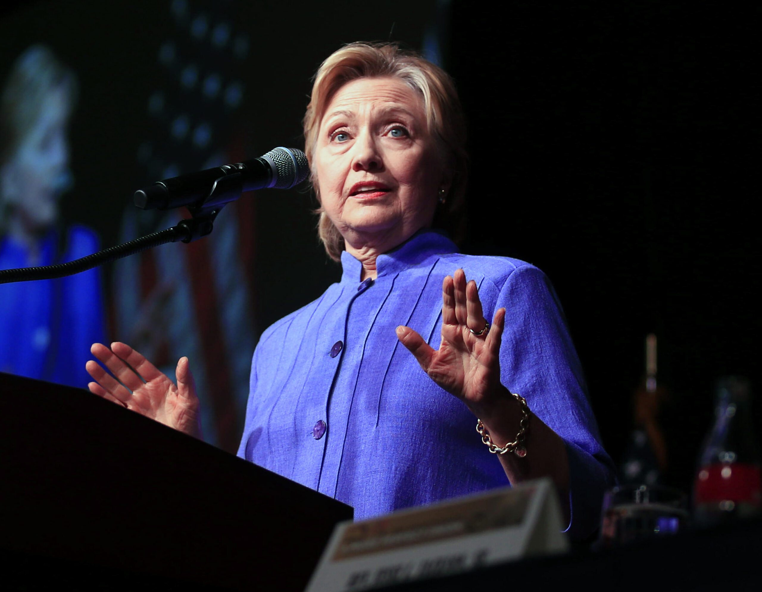 Clinton ‘pleased’ to speak with FBI in email probe