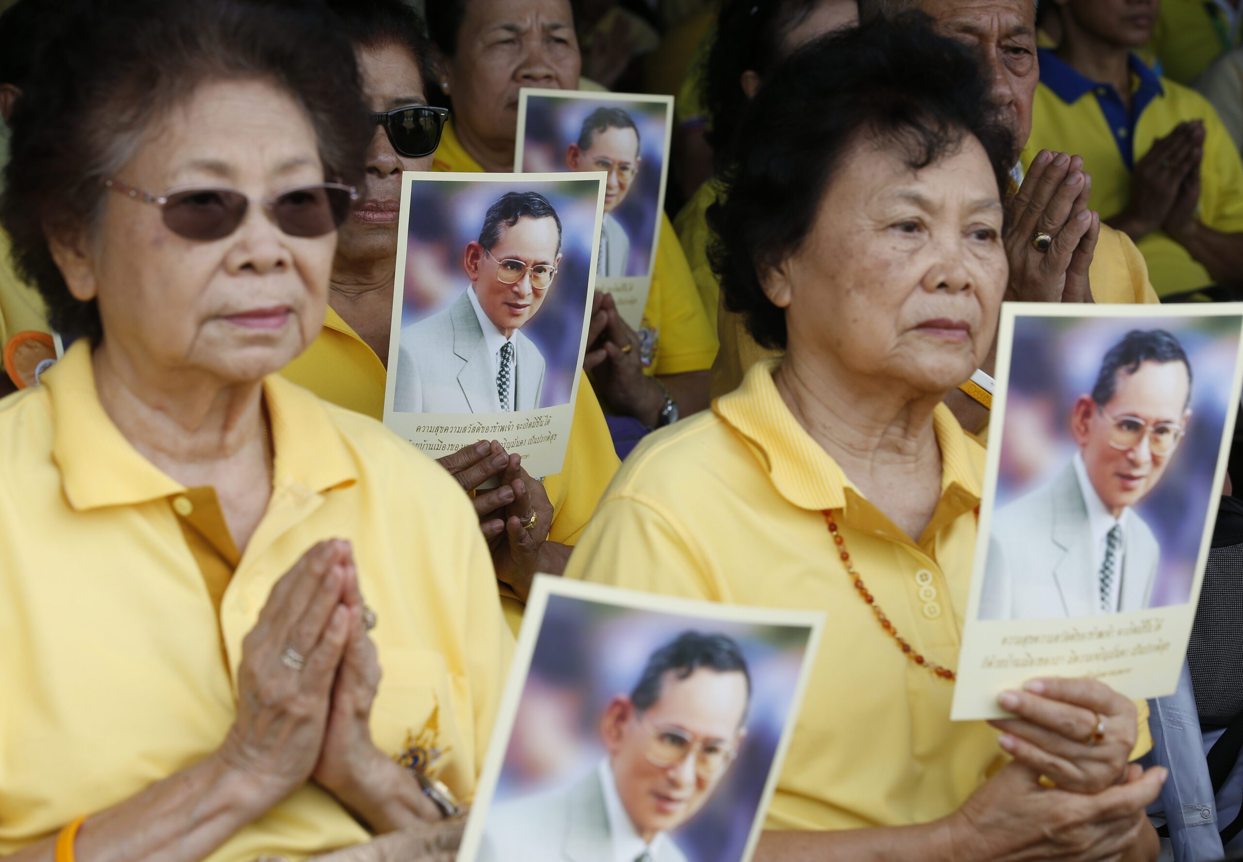 Doctors again drain water from Thai king’s brain