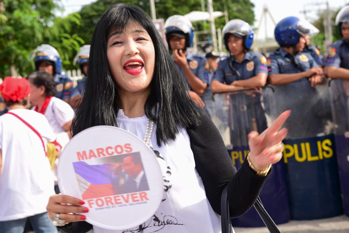 Dela Rosa brushes off criticism over secret Marcos burial