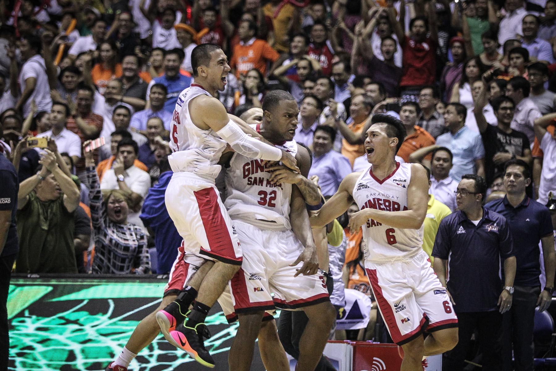 IN PHOTOS: Ginebra beats Meralco and rises to the top
