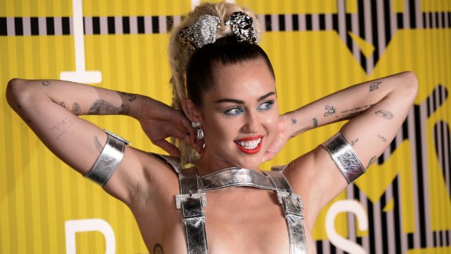 Hot show – Miley Cyrus, Flaming Lips plan nude concert