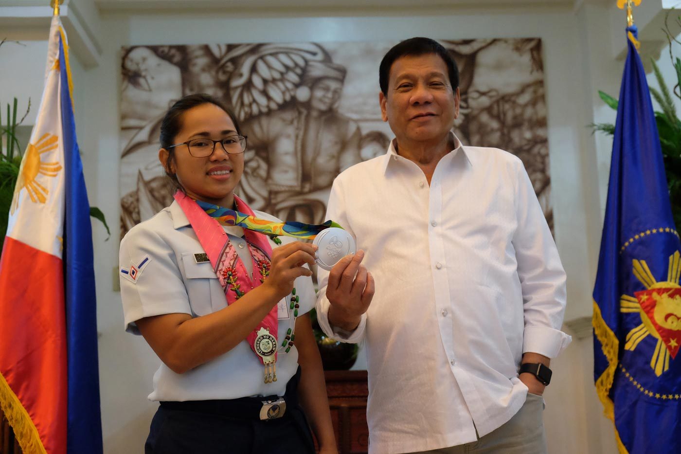 IN PHOTOS: Medalist Hidilyn Diaz meets President Duterte