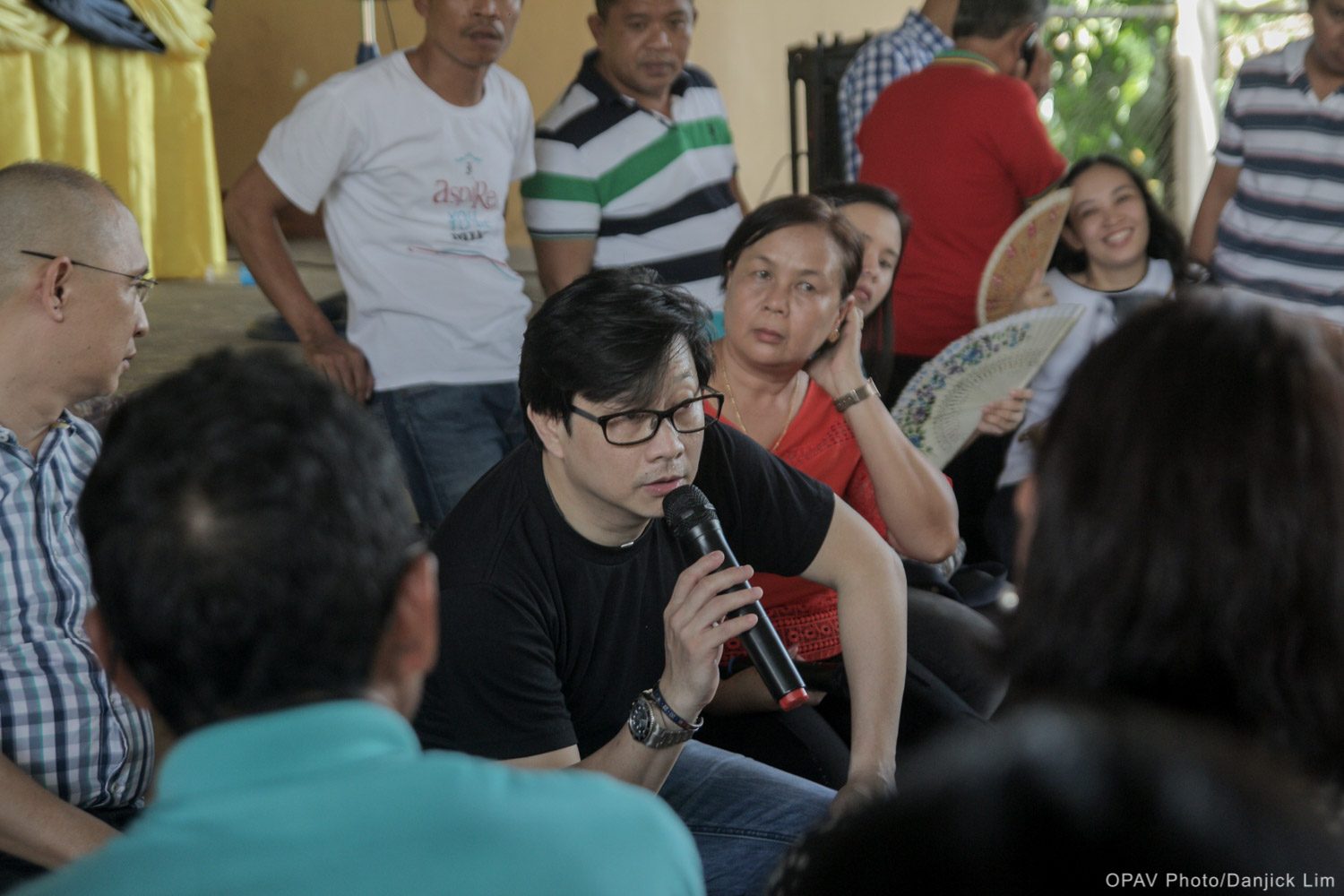 CONSULTATIVE MEETING. Dino meets with community members in the Eastern Visayas  