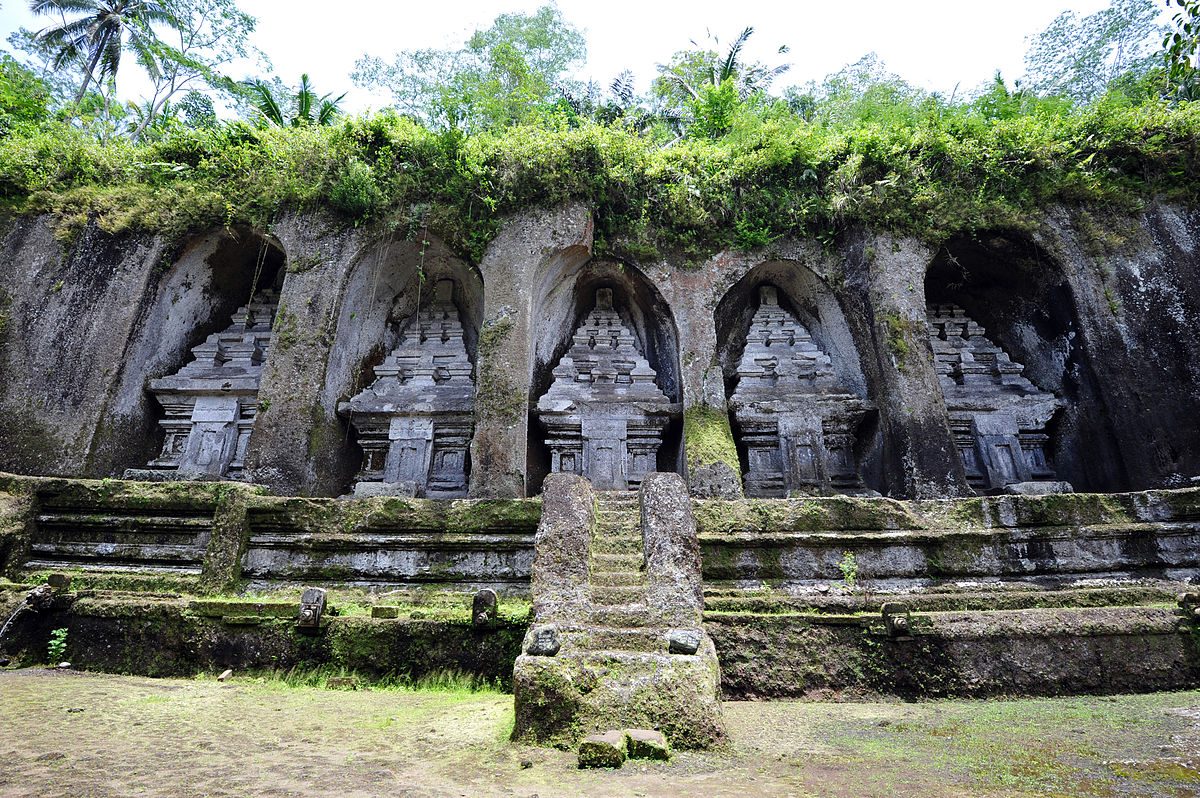 OBJEK WISATA. Candi Tebing Gunung Kawi yang berada di Banjar Gianyar, Ubud. Situs arkeologi itu merupakan tempat pemakaman di era Kerajaan Udayana. Lokasi ini diduga akan dikunjungi oleh Obama dan keluarga selama berada di Bali. Foto diambil dari Wikipedia 