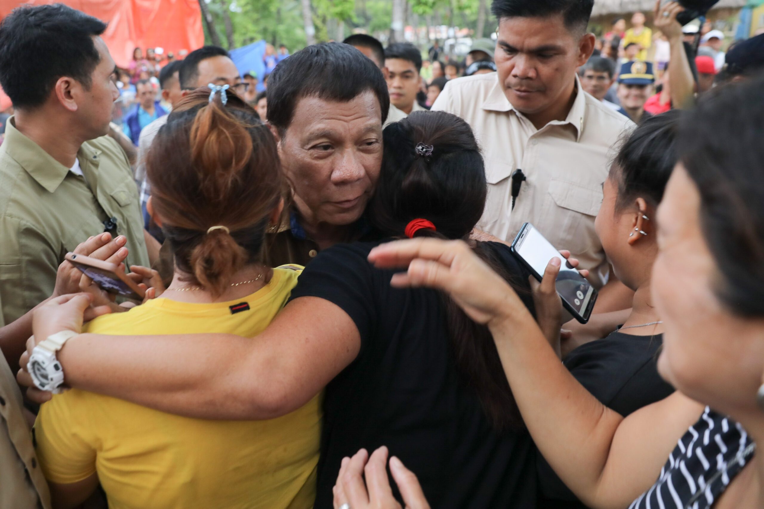 Duterte cracks landslide jokes before Cebu victims