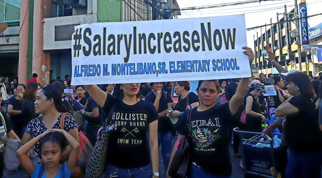 Negros Occidental public school teachers demand pay hike