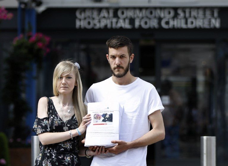 350,000 demand Britain allow terminally ill baby to travel to U.S.