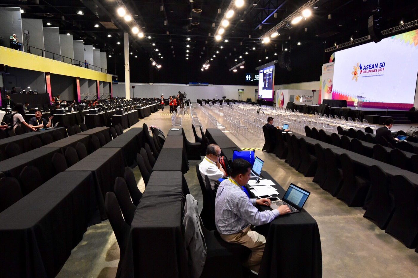 MEDIA CENTER. Set-up for the hundreds of foreign journalists expected to arrive for the summit. Photo by LeAnne Jazul/Rappler 
