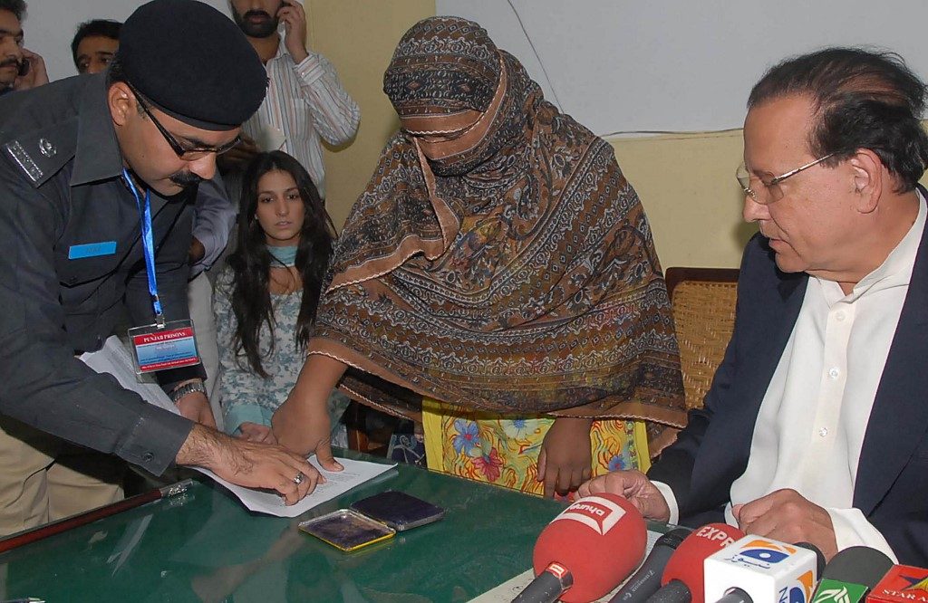 U.S. says Pakistani Christian Asia Bibi ‘safely reunited’ with family