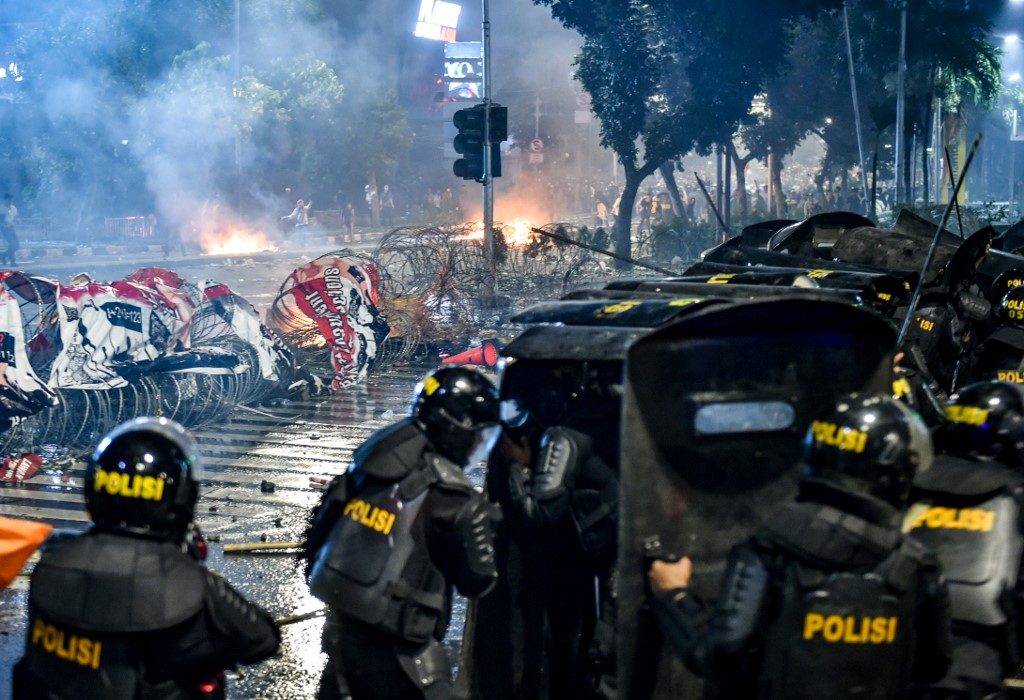 Attacks vs journalists, social media blocks in Indonesia amid election riots – IFJ