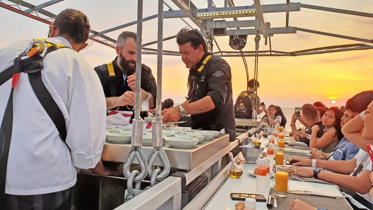What it’s like to dine 150 feet in the sky