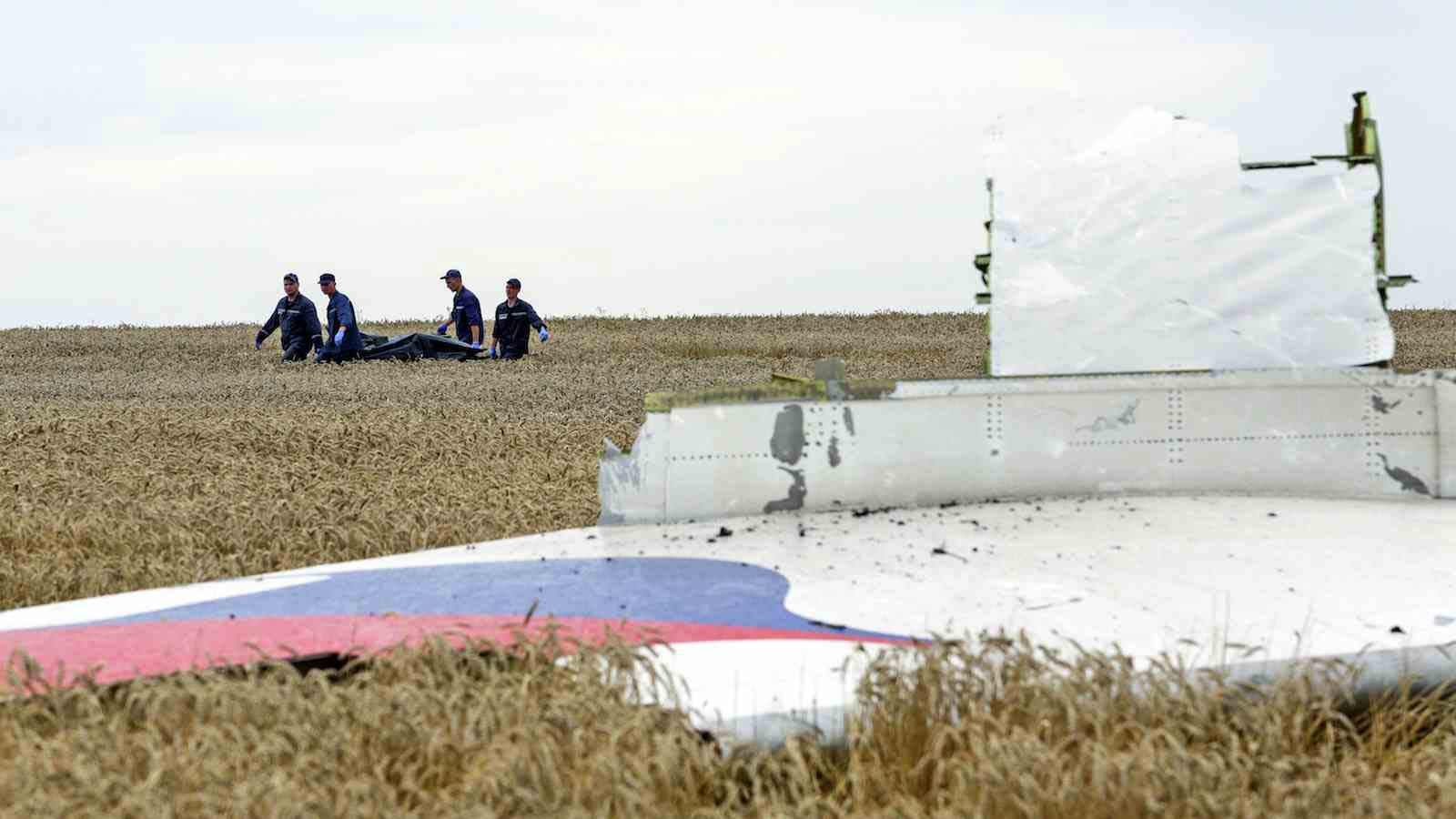 ‘Many’ human remains found at MH17 crash site – Dutch