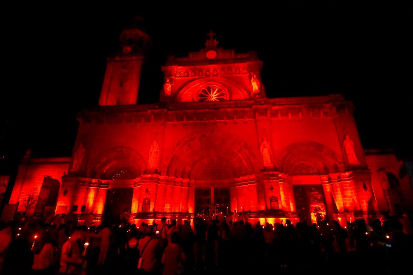 RED WEDNESDAY. The Manila Cathedral is lit in red on November 28, 2018, as Catholics mark Red Wednesday in honor of persecuted Christians worldwide. Photo by Angie de Silva/Rappler   
