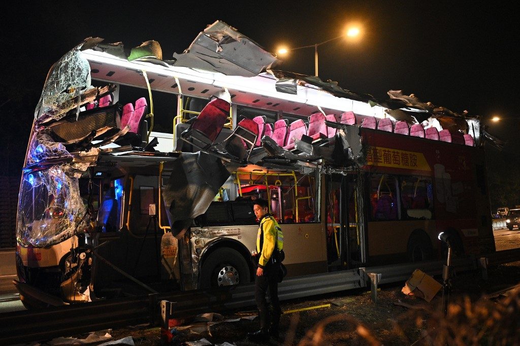 6 dead, dozens injured in Hong Kong bus crash