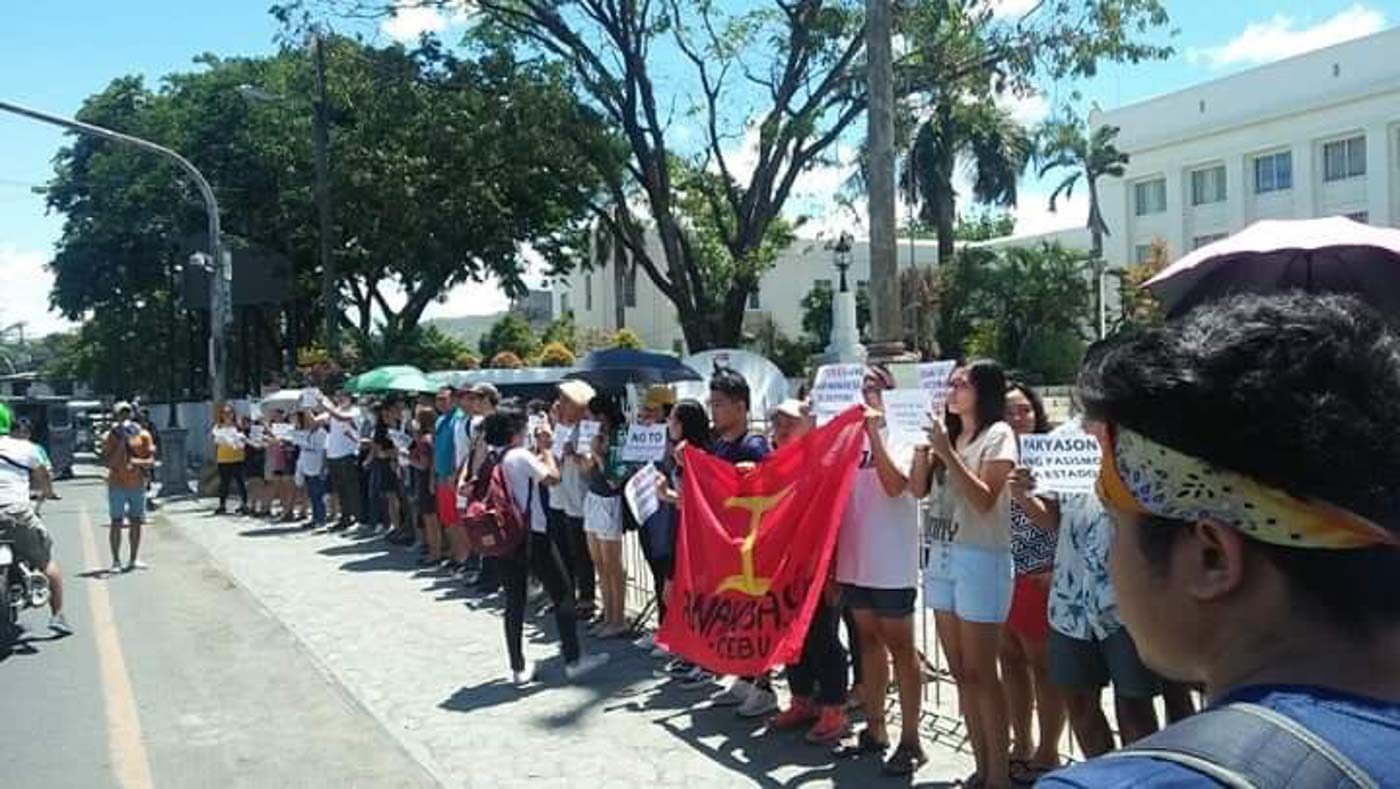 CEBU. Cebuano youth stage a protest in front of the Cebu Provincial Capitol to denounce the alleged 'blatant and massive election fraud.' Photo by Christian Ilustrisimo 