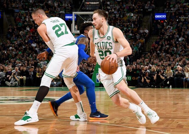 Red-hot Hayward powers Celtics past Mavericks