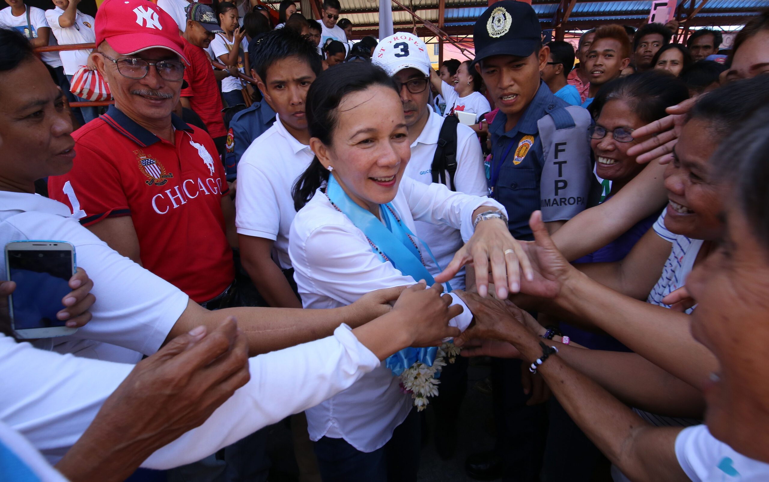 Grace Poe: This is how a mother campaigns for president