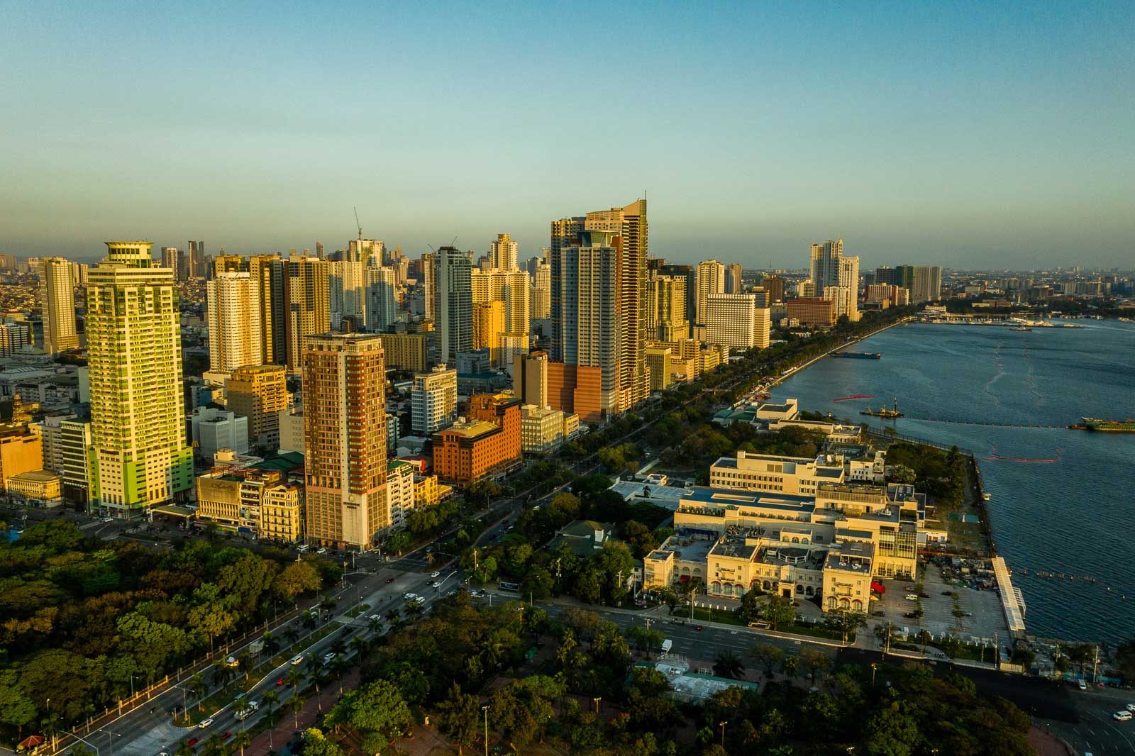 METROPOLIS. The Metro Manila skyline, with Manila Bay on the right. Photo by Martin San Diego/Rappler 