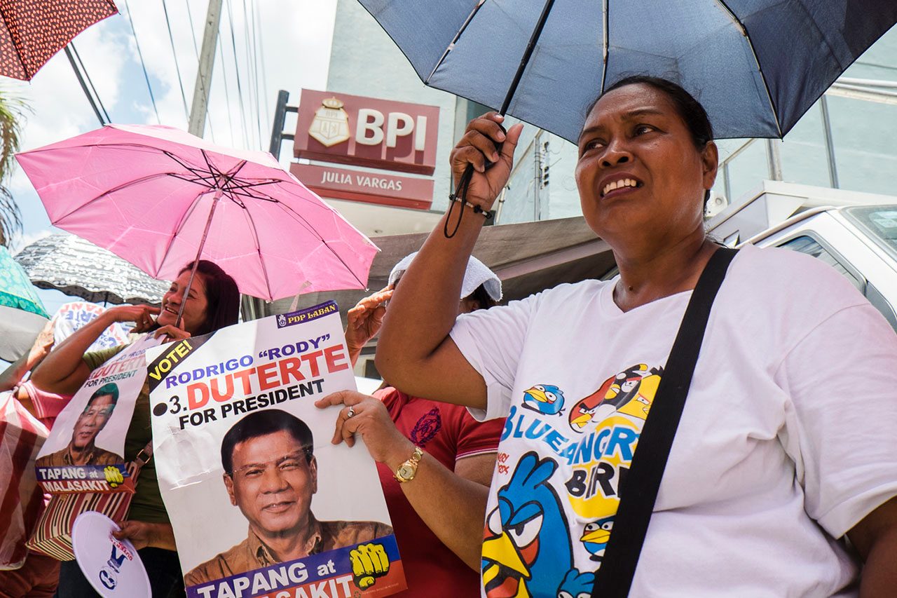IN PHOTOS: Supporters come for Duterte-Trillanes showdown
