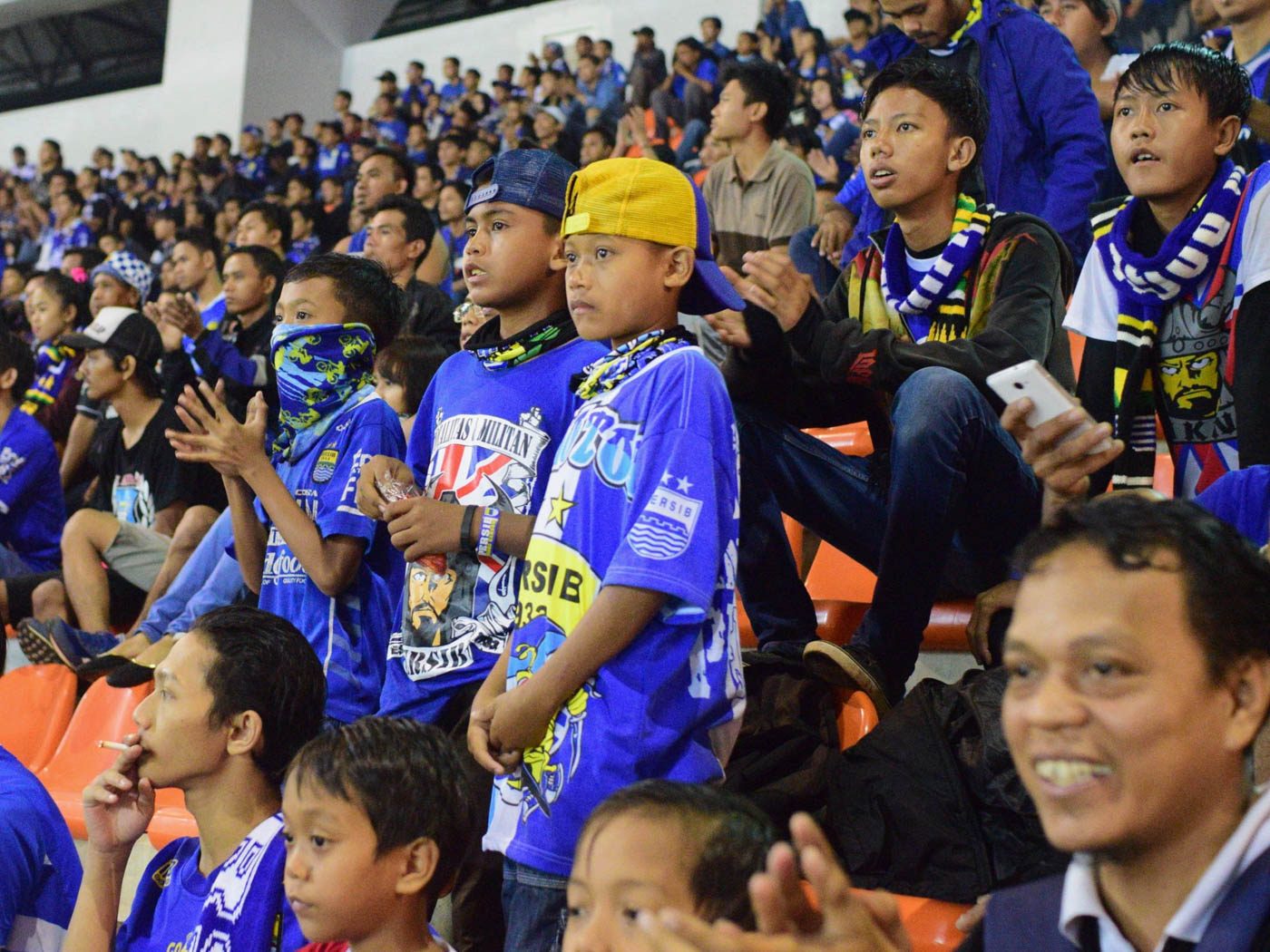 Young Persib Bandung supporters. Photo by Bob Guerrero/Rappler  
