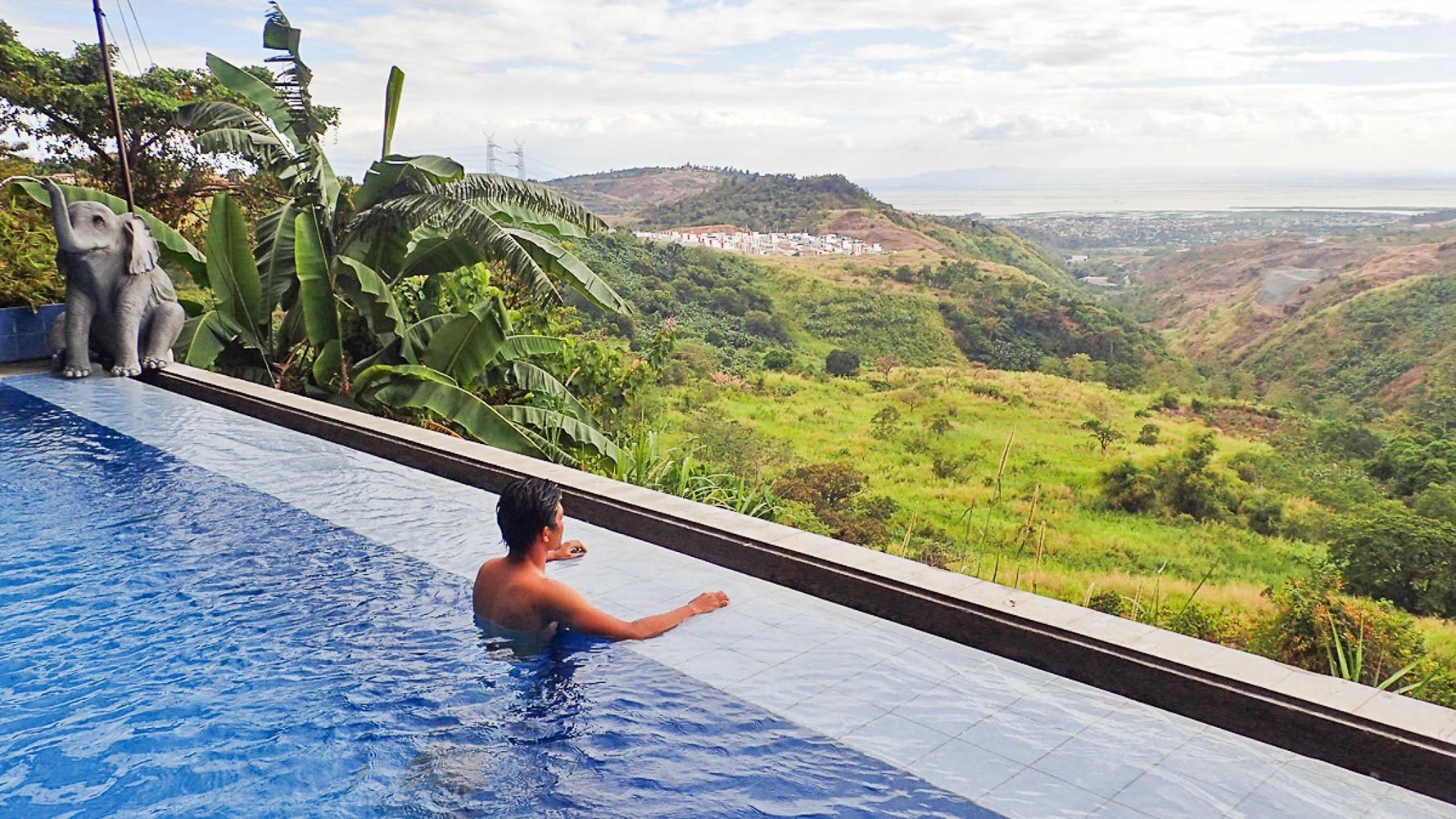 POOLSIDE. Gorgeous views at Luljetta's infinity pool. Photo by Rhea Claire Madarang  