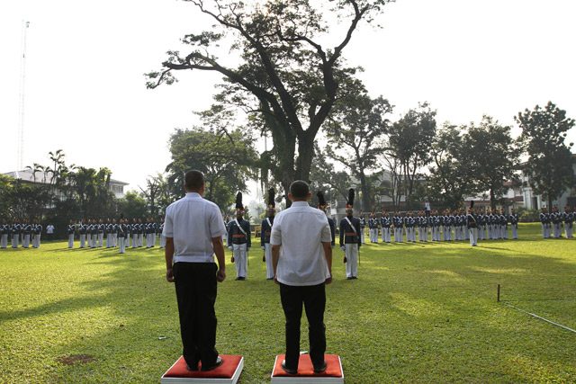 Members of the Philippine Military Academy and Presidential Security Group stand at attention during the rehearsal for the arrival honor of Pope Francis in Malacanang Wednesday, January 14, 2015. Photo by Rey Baniquet/Malacanang Photo Bureau