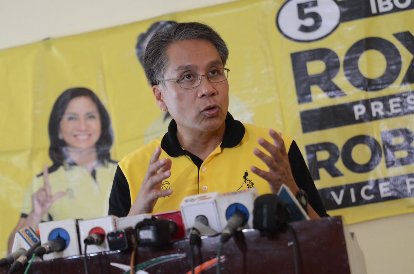 Roxas, Robredo hit rivals: Why distrust election surveys now?
