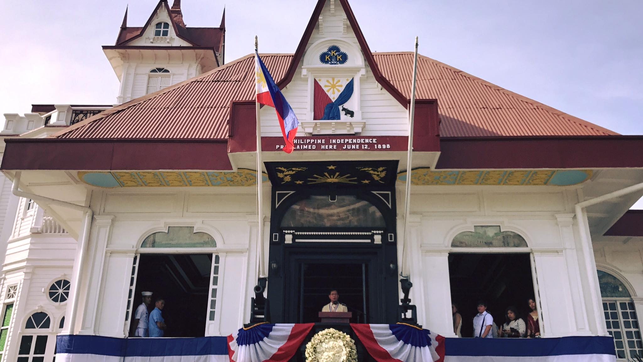 IN KAWIT. Senator Panfilo Lacson leads the flag-raising ceremony in commemoration of the 119th Philippine Independence Day at the Aguinaldo Shrine. Photo from Lacson's Facebook page 