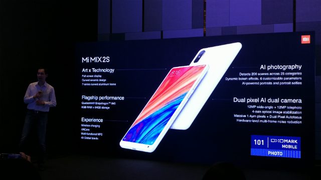 FEATURES. A slide showing the features of the Mi Mix 2S shows its Dxomark mobile photography score of 101, which is higher than the Samsung S9 and Google Pixel 2 but lower than the Huawei P20 phones 