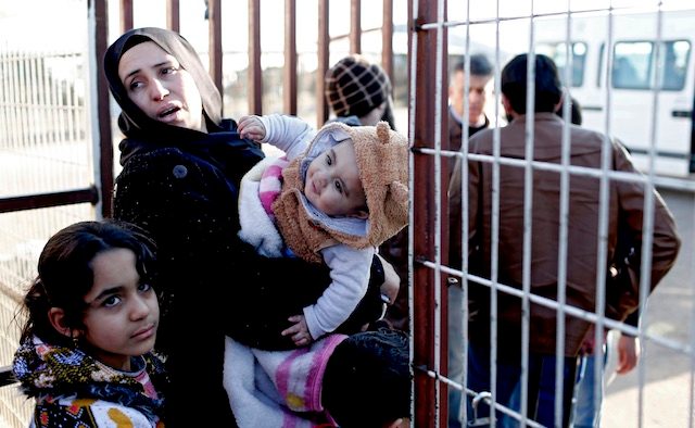 UN urges Turkey to open borders, end to bombing of Aleppo
