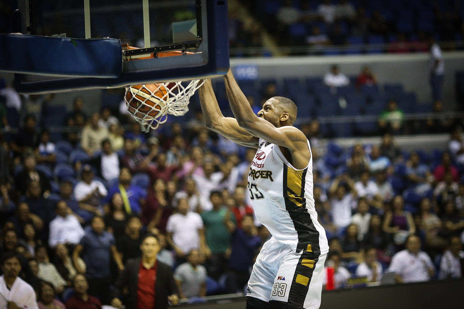 In Pacquiao’s return, Mahindra comes from behind to stun Alaska
