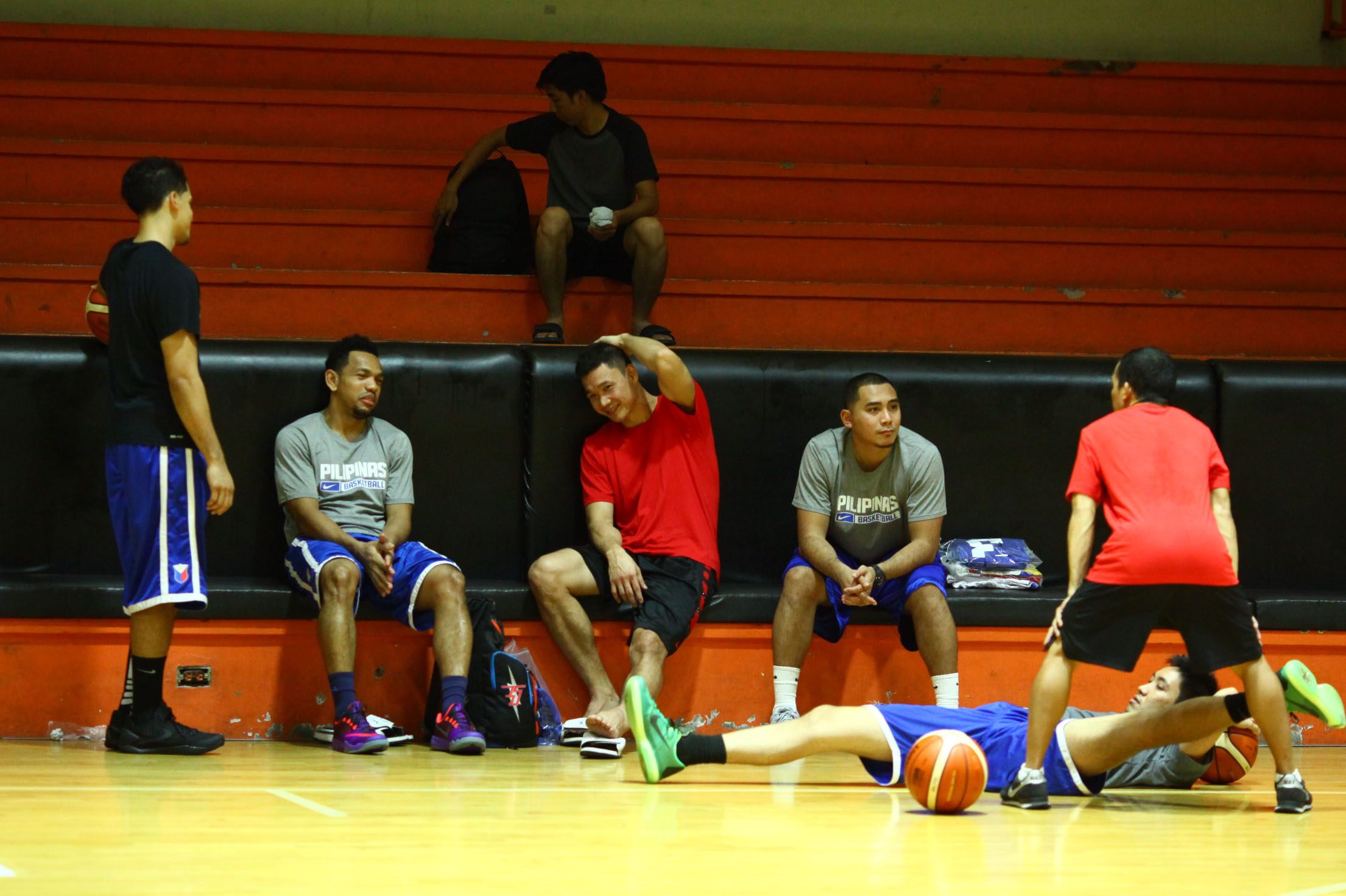 GUNNERS. Some of the Philippines' deadliest shooters – (from left to right) Marcio Lassiter, Jayson Castro, Gary David, Paul Lee, Jeff Chan (lying on the floor) – bond during practice. Photo by Josh Albelda/ Rappler 