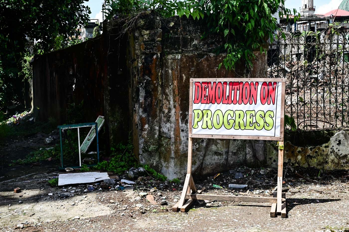 DEMOLITION IN PROGRESS. Two years on, there are still close to 100,000 displaced people, unable to return to their homes. Photo by Alecs Ongcal/ICRC  