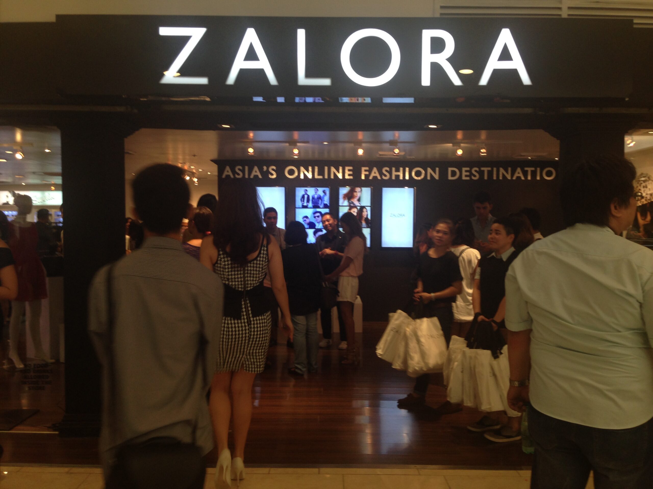 Online retailer Zalora Philippines goes ‘offline’ with pop-up store