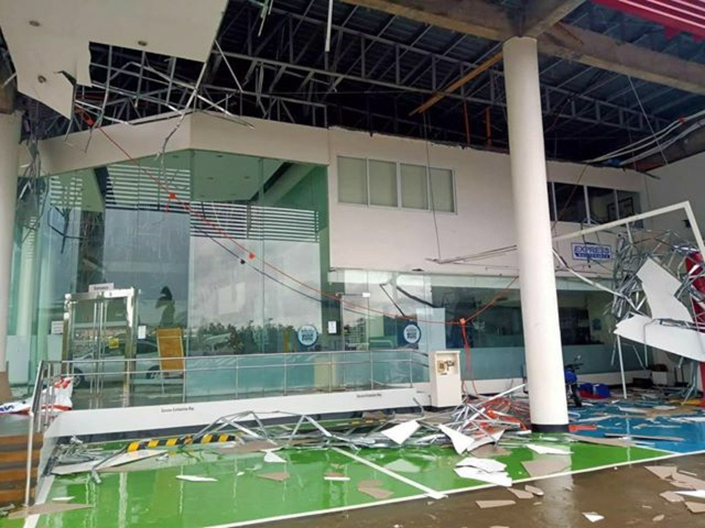 CAR SHOP. A Toyota branch in Roxas suffered from heavy damage due to Typhoon Ursula on Wednesday, December 25. #UrsulaPH. Photo courtesy of Erickson Guevarra 