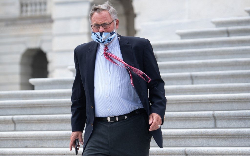 U.S. Senate panel head steps down amid virus insider-trading probe