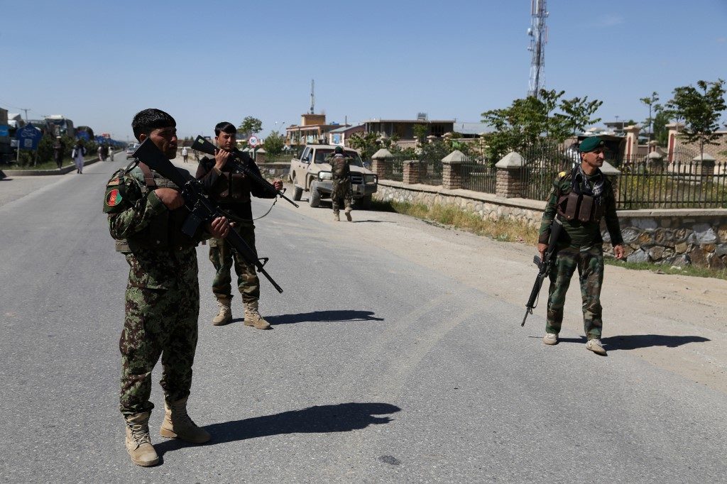 Taliban claims bomb attack as it pushes for Afghan talks