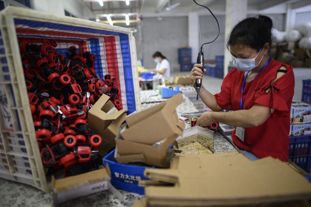China exporters look inwards as virus hits overseas markets